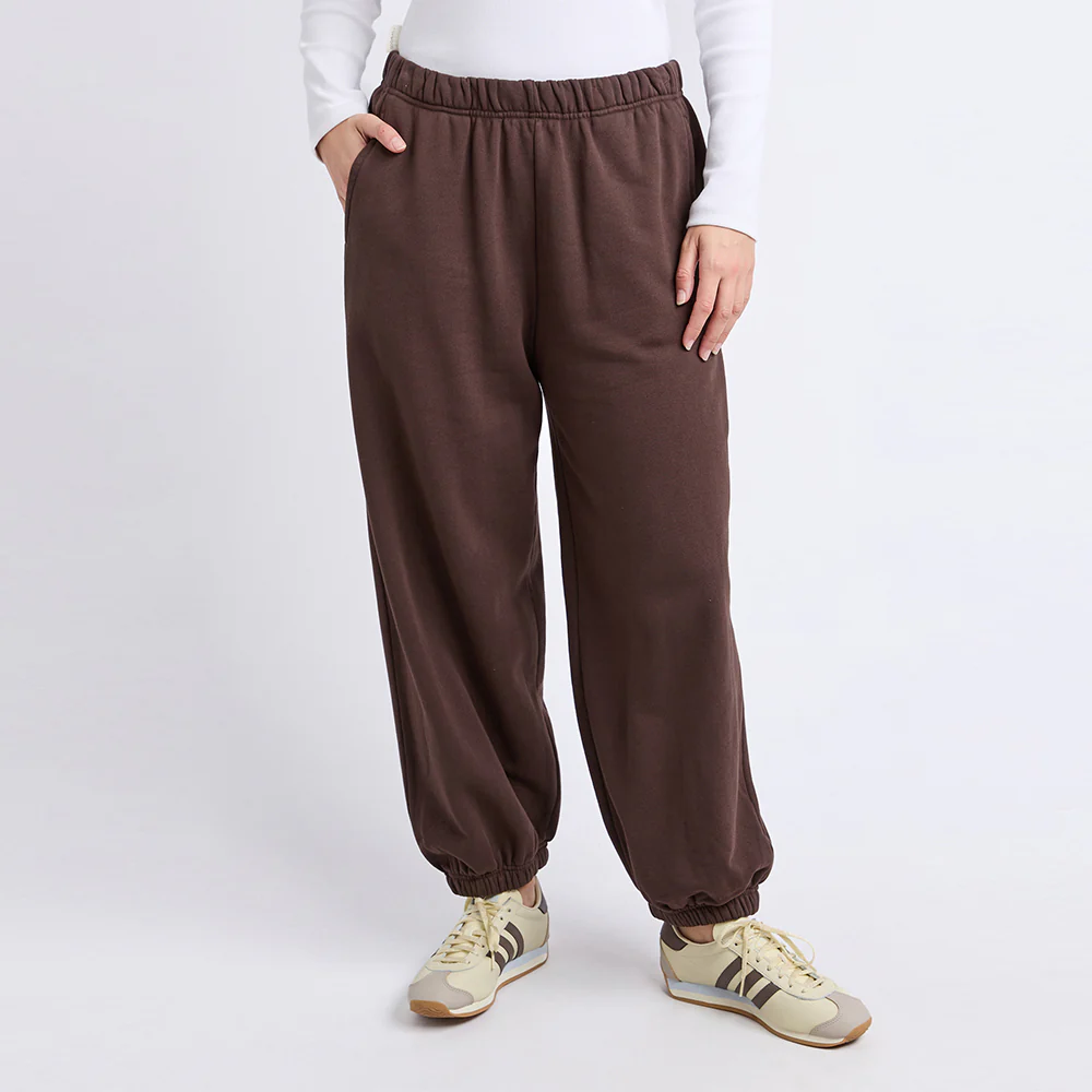 Foundation Barrel Track Pant - Coffee