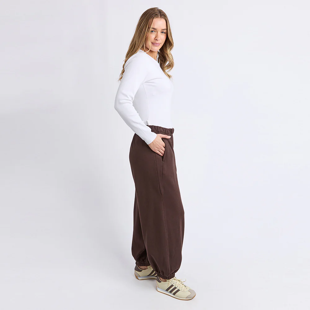 Foundation Barrel Track Pant - Coffee - Image 4