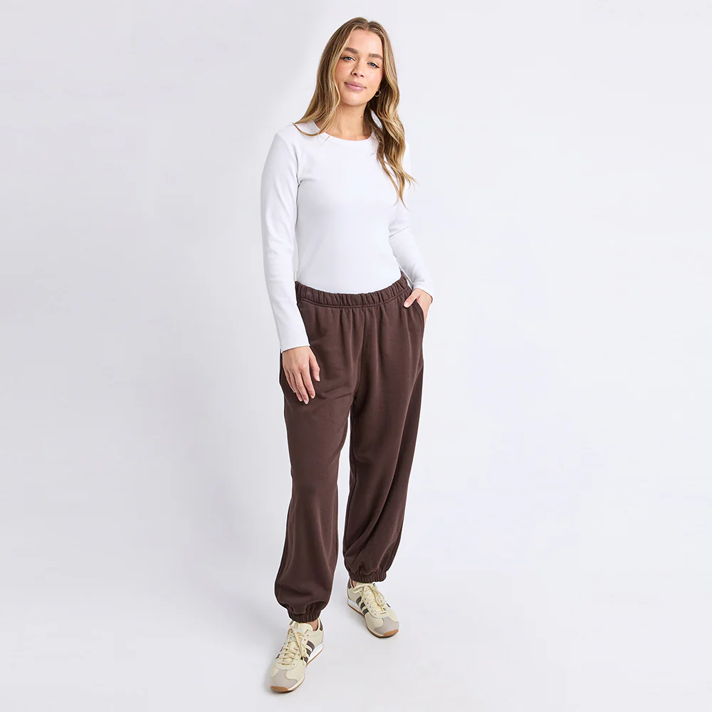 Foundation Barrel Track Pant - Coffee - Image 7