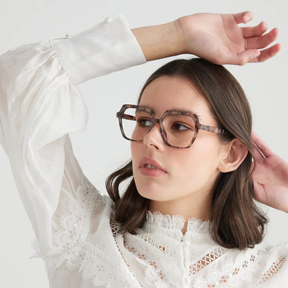 Maya Tortoiseshell Glasses - Image 2