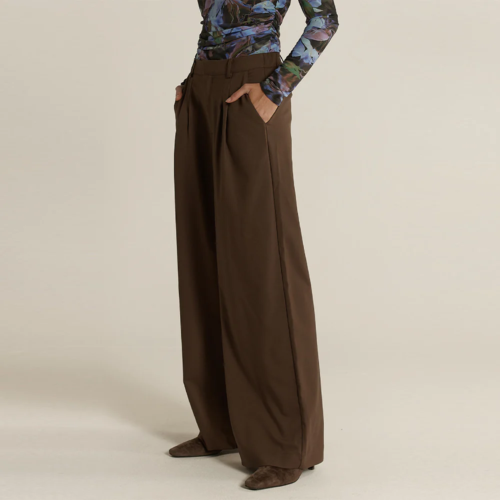 Roan Pleat Front Pant - Chocolate - Image 4